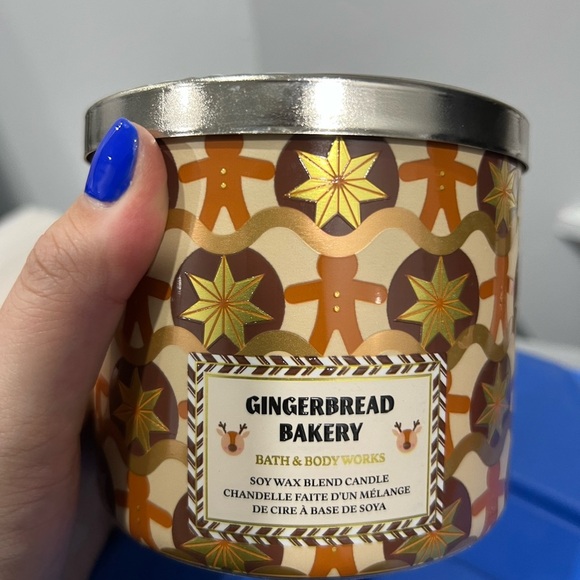 Bath and Body Works Gingerbread Bakery 3 wich candle - Picture 1 of 2